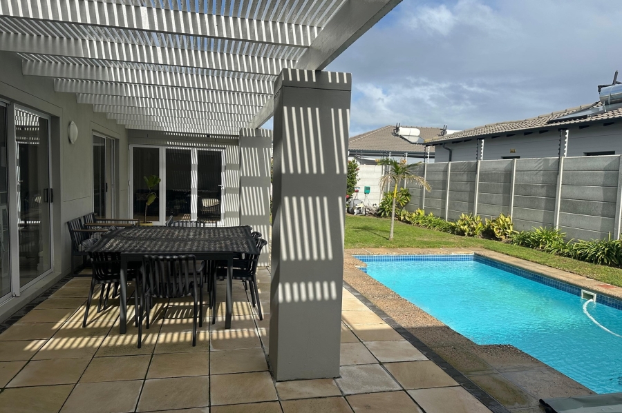 To Let 4 Bedroom Property for Rent in Parklands North Western Cape